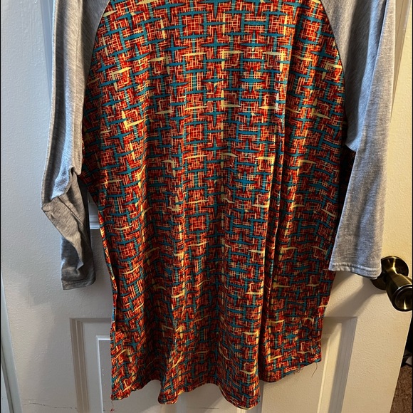 Lularoe baseball T-shirt size 2XL - Picture 2 of 2